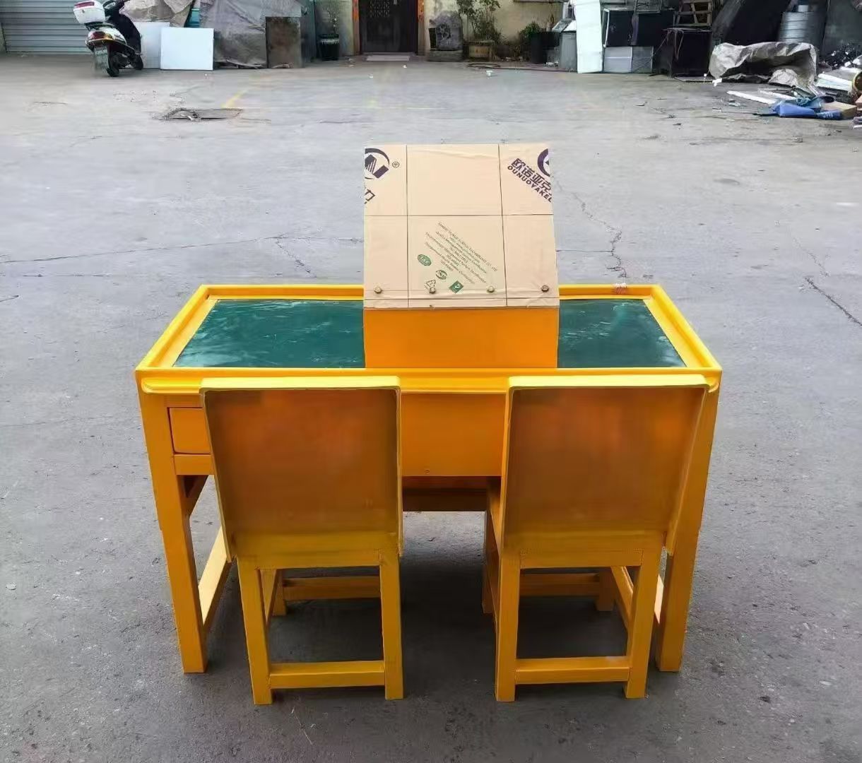 广陵防静电导通桌井下煤矿火工品发放桌：危险品流转的安全守护者